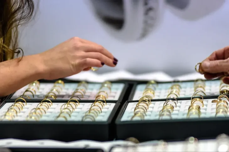 Harga Emas Perhiasan 24K Kembali Menguat Hari Ini 13 Juni 2026, Dijual Mulai Rp2,2 Jutaan – Eandy Network